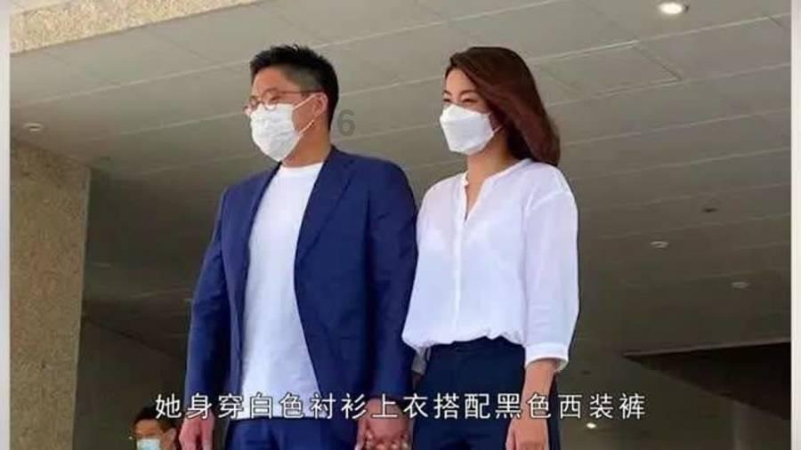 了解知识星球平台-粉色设计款花苞袖小礼服,你知道晚宴该怎么穿搭吗?。
